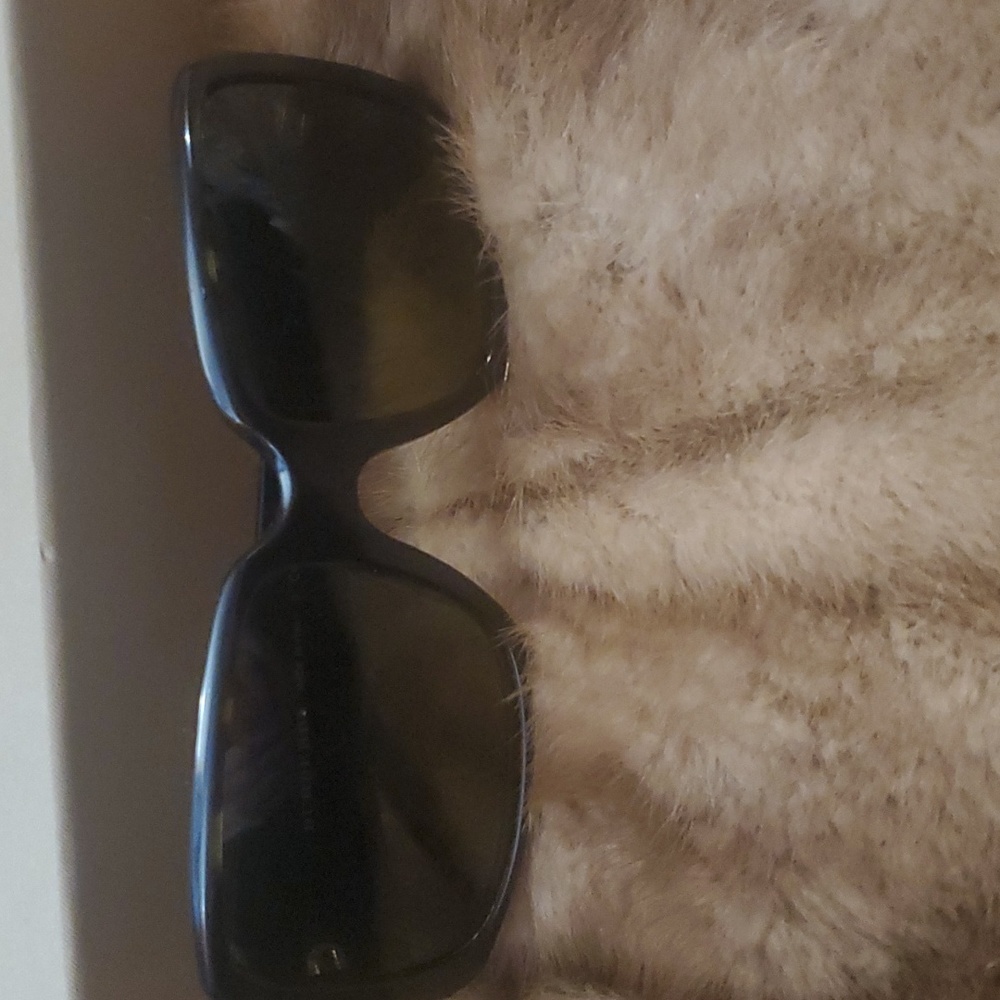 Burberry sunglasses authentic no case